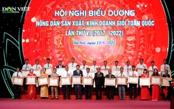 Video: Chủ tịch nước trao tặng Huân chương lao động hạng III cho 10 nông dân tiêu biểu năm 2022