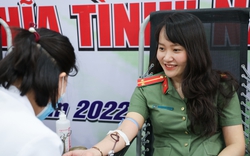 Hình ảnh hơn 3.000 chiến sĩ công an Thủ đô tham gia hiến máu