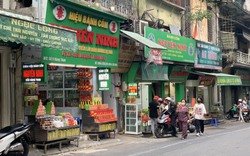 Điều ít biết về con phố bán món đặc sản nức tiếng Hà Nội