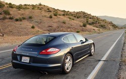 Porsche triệu hồi gần 200.000 xe do gặp lỗi đèn pha