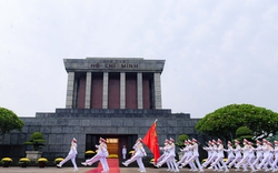 Ký ức Hà Nội: Cảm xúc đặc biệt trong lễ thượng cờ ở Quảng trường Ba Đình