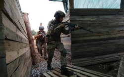 Quân đội Ukraine tiến vào Donetsk, giao đấu dữ dội với quân Nga để giành lại lãnh thổ