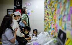 Hàn Quốc dậy sóng vì cái chết của cô gái bị giết trong nhà vệ sinh