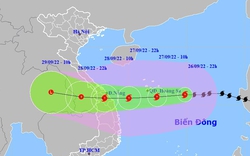 Bão số 4 tăng cấp trở lại, tâm bão mạnh nhất có khả năng đạt đến cấp 15, sóng biển cao 9-11m