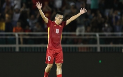 Clip: Văn Quyết dứt điểm quyết đoán nâng tỷ số lên 3-0 cho ĐT Việt Nam