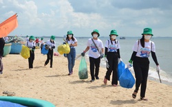 C.P. Việt Nam tham gia chiến dịch làm sạch bãi biển, góp phần giảm thiểu rác thải đại dương