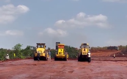 Clip: Hàng trăm cán bộ, công nhân bám đại công trường xây dựng sân bay Long Thành xuyên lễ