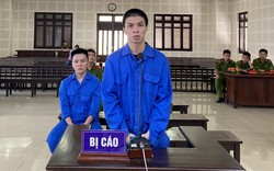 Đạp cửa nhà hàng xóm, nam thanh niên chém người dã man