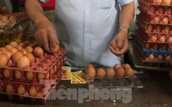 Vì sao thịt, trứng… vẫn chưa giảm giá theo xăng?
