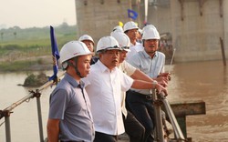 Chủ tịch Hà Nội Trần Sỹ Thanh đi thị sát, gỡ hàng loạt nút thắt tại dự án giao thông chậm tiến độ