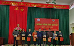 Trung ương Hội Nông dân Việt Nam trao 50 suất quà Tết tại Cao Bằng