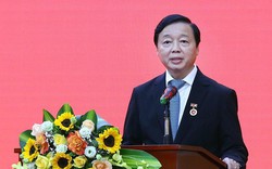 Phó Thủ tướng Trần Hồng Hà xúc động chia sẻ tại lễ nhận Huy hiệu cao quý của Đảng