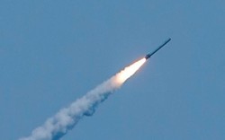 Ukraine tố Nga tấn công Kharkov bằng tên lửa S-300, nổ lớn tại Melitopol