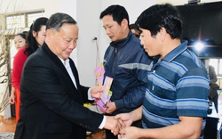 Trung ương Hội Nông dân Việt Nam thăm, tặng quà Tết cho hội viên, nông dân nghèo tỉnh Tuyên Quang