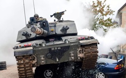 Chính trị gia Anh tuyên bố London sai lầm khi gửi xe tăng cho Ukraine