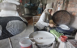 Quảng Nam: Làm ra trăm cái bánh như một, dân làng này phấn khởi đón Tết ấm no
