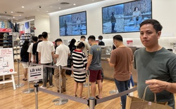 Giới trẻ Sài Gòn shopping mua đồ Tết tới khuya, cửa hàng đuổi vẫn chưa chịu về