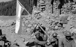 Liên Xô đã ngăn chặn cuộc xâm lược của Mỹ - Anh nhằm vào Ấn Độ ra sao?