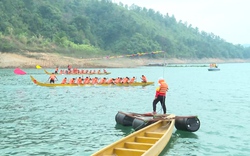 Sơn La: Tưng bừng lễ hội đua thuyền trên sông Đà 