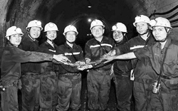 Bài dự thi Tết đoàn viên: Tết của thợ mỏ