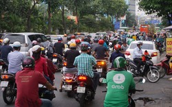 TP.HCM gia tăng ùn tắc khu vực cửa ngõ, sân bay Tân Sơn Nhất, Cảng Cát Lái…
