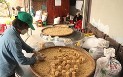Đặc sản bánh khô mè Đà Nẵng nhộn nhịp vào tết