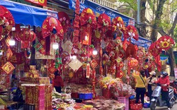 Một góc chợ Đổ rực rỡ sắc màu truyền thống