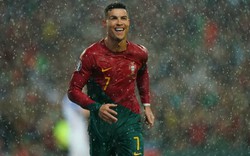 Lập cú đúp giúp Bồ Đào Nha giành vé dự VCK EURO 2024, Ronaldo tạo nên kỷ lục mới