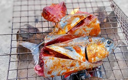 Một loại cá tươi ngời ánh nước da bóng loáng ở Bình Định làm kiểu gì ăn cũng thơm ngon, đó là cá gì?