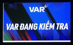 CĐV Đông Nam Á tá hỏa với màn check VAR ở V.League