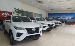 Giá xe Toyota Fortuner lăn bánh tháng 10/2023: Giảm sâu "đấu" Everest, Santa Fe