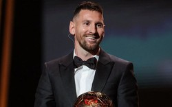 Giành Quả Bóng Vàng thứ 8, Messi được ca tụng “độc nhất, vô nhị”