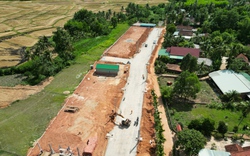 Giám đốc Sở TNMT Bình Định chịu trách nhiệm, nếu để thiếu đất, cát… gây chậm tiến độ dự án trọng điểm
