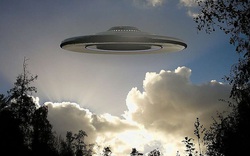 Bí ẩn UFO hình đĩa được 12 nhân viên hãng hàng không nhìn thấy khiến các chuyên gia đau đầu