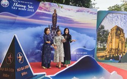 Nhiều đặc sản trứ danh của Tây Ninh xuất hiện giữa Hà Nội, người dân háo hức đến xem