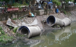 Dự án thu gom nước thải sinh hoạt trên sông Lừ ngổn ngang, bốc mùi hôi thối sau 3 năm khởi công