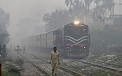 Pakistan: Thành phố 13 triệu dân phải đóng cửa vì không khí độc hại