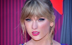 Taylor Swift sẽ đính hôn vào năm sau với "trai hư" Travis Kelce?