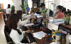 Chủ tịch TP.HCM yêu cầu thay cán bộ né tránh, đùn đẩy công việc