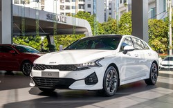 Tổng lực ưu đãi đấu Toyota Camry, KIA K5 giảm giá "sốc"