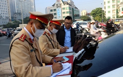 CSGT Hà Nội tiếp tục xử phạt nhiều tài xế lái xe vào làn khẩn cấp trên đường Vành đai 3