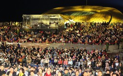 Hàng ngàn người dân Đà Lạt đến dự Liên hoan phim Việt Nam dưới cái lạnh 17 độ