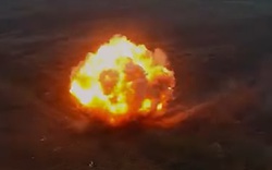 Video quân đội Ukraine phá hủy kho mìn 'khủng' của Nga tạo ra 'quả cầu lửa' khổng lồ