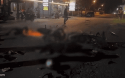 Clip NÓNG 24h: Khoảnh khắc hai xe máy đối đầu trong đêm khiến 5 người thương vong tại Quảng Bình
