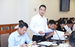 Phó Chủ tịch quận Hoàn Kiếm nói về tình trạng xe án ngữ vỉa hè, chiếm lối đi của người dân
