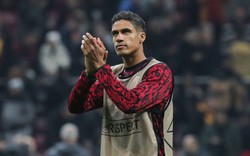 M.U có nguy cơ "mất trắng" Raphael Varane