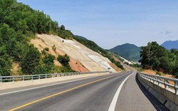 Nhức nhối nạn phá rào, tạo lối đi ngang cao tốc La Sơn - Hòa Liên