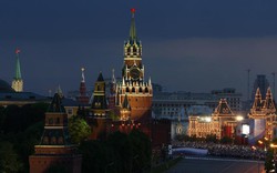 Nga bị giáng đòn kép khó chống đỡ