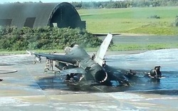 Thực hư bức ảnh 'máy bay F-16 của Ukraine' bị thiêu rụi gần Odessa đang gây sốc trên mạng
