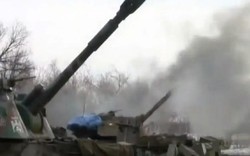 Lính Ukraine tháo chạy khi lực lượng Nga tấn công làng Artemovskoye